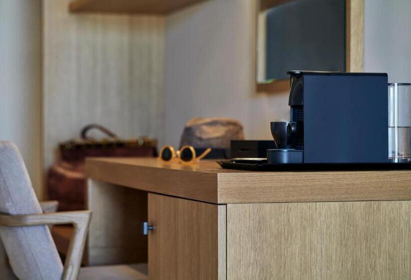 سوئیت جونیور با چشم‌انداز, Celestial All Suites