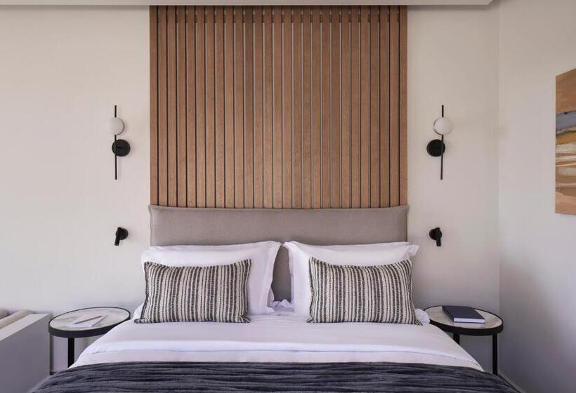 سوئیت جونیور با چشم‌انداز, Celestial All Suites