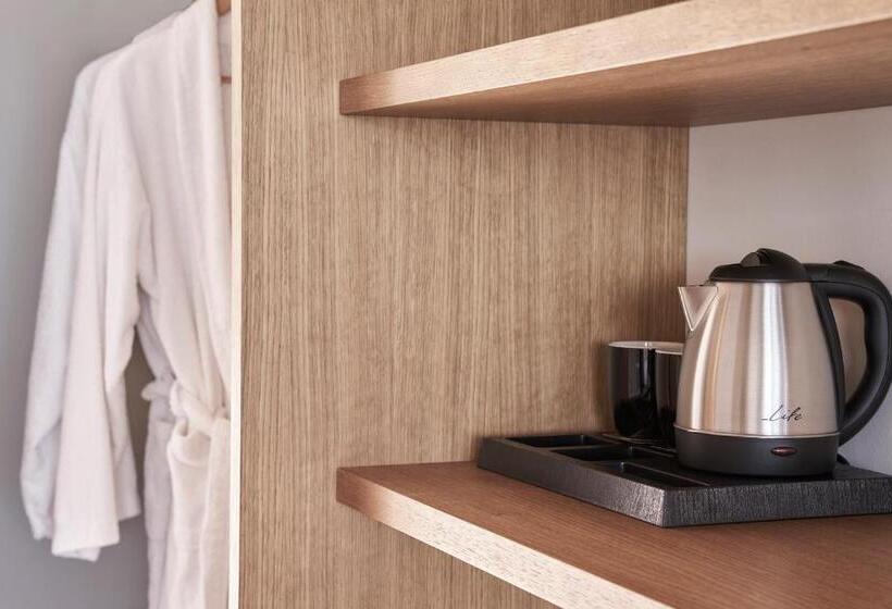 سوییت جونیور با چشم‌انداز دریا, Celestial All Suites