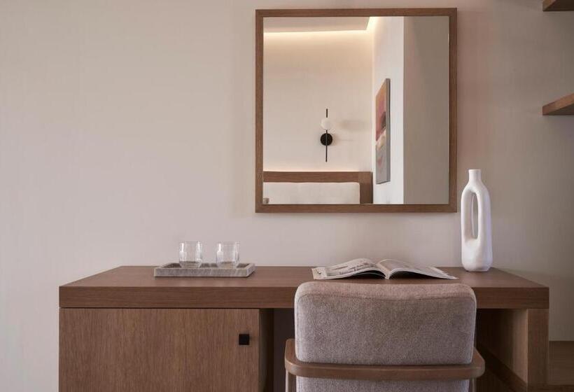 سوییت جونیور با چشم‌انداز دریا, Celestial All Suites