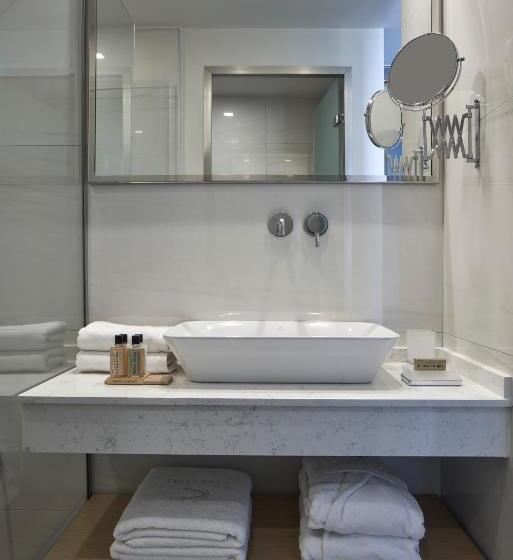 سوئیت جونیور با چشم‌انداز, Celestial All Suites