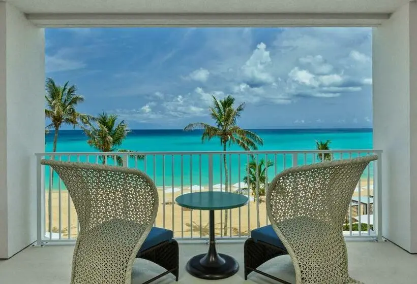 اتاق لوکس با بالکن و چشم‌انداز دریا, The St. Regis Bermuda Resort