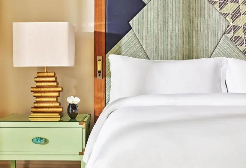 سوئیت با تخت بزرگ, The St. Regis Bermuda Resort
