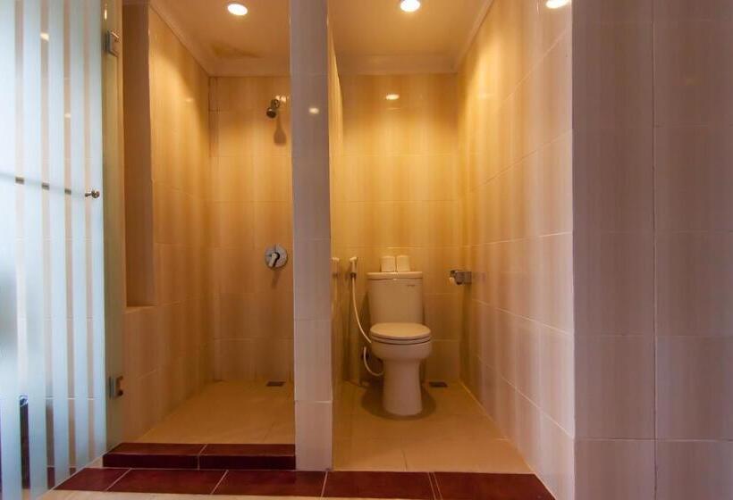 غرفة قياسية رباعية مزودة بشُرفة, Champlung Mas Hotel Legian