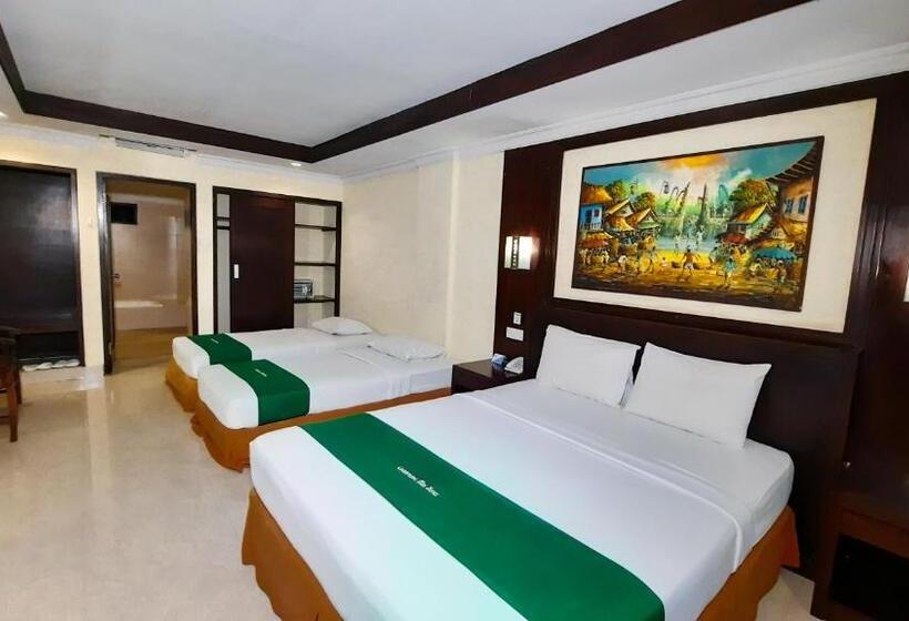 غرفة قياسية رباعية مزودة بشُرفة, Champlung Mas Hotel Legian