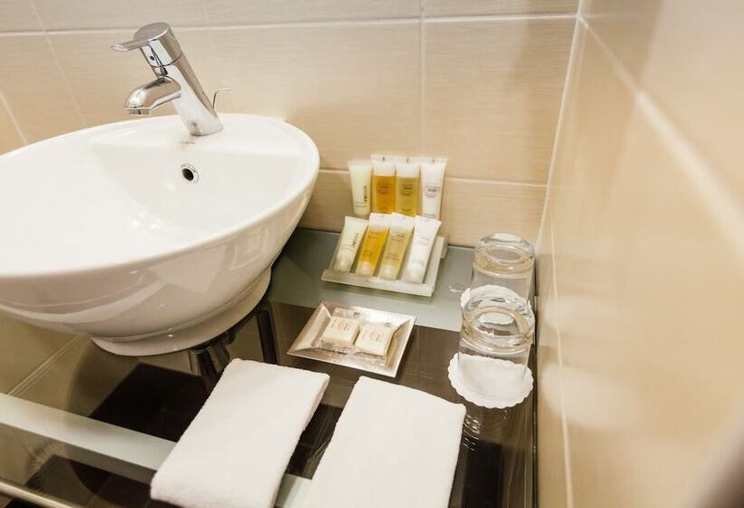 اتاق لوکس, Four Elements Perm