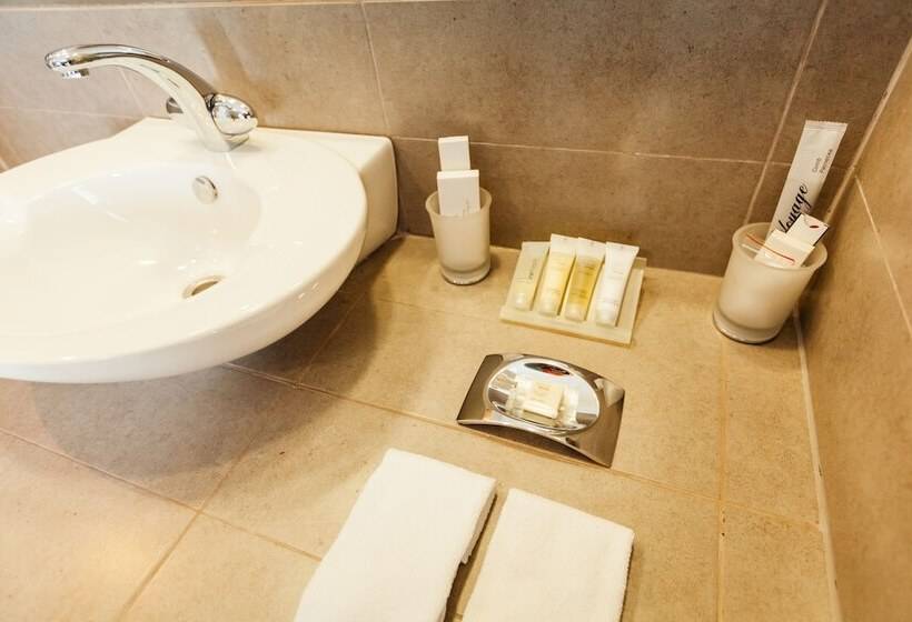 سوییت اجرایی, Four Elements Perm