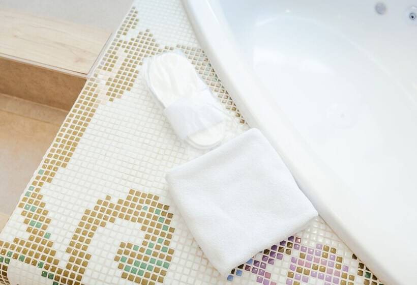 سوییت اجرایی, Four Elements Perm