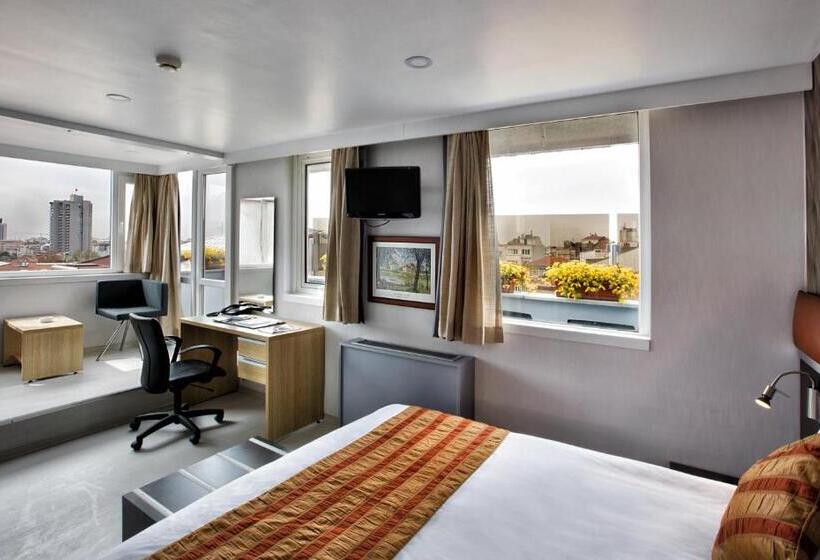 اتاق استاندارد با بالکن و چشمانداز دریا, Gallery Residence & Hotel Nişantaşı