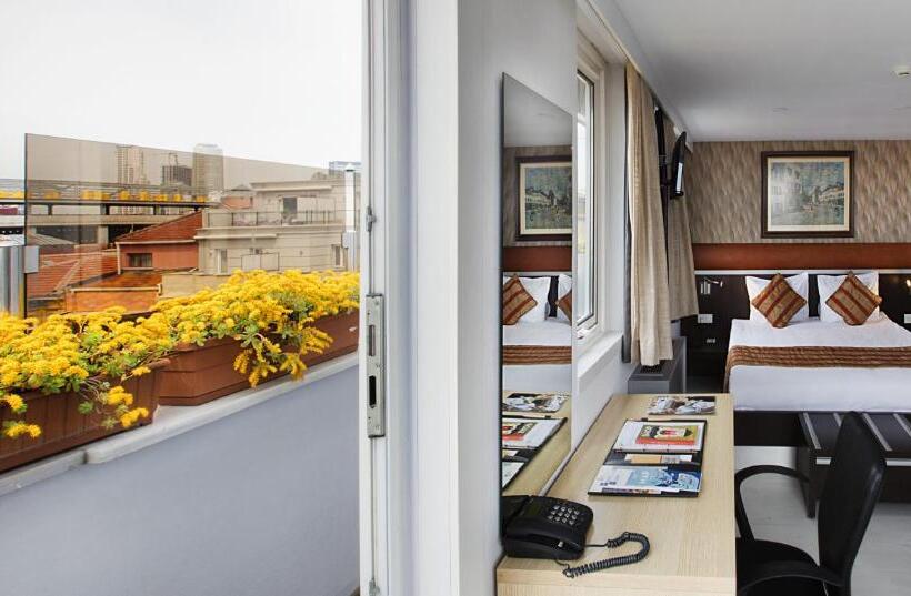 اتاق استاندارد با بالکن و چشمانداز دریا, Gallery Residence & Hotel Nişantaşı