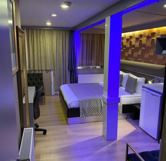 اتاق استاندارد سه تخته با بالکن, Gallery Residence & Hotel Nişantaşı