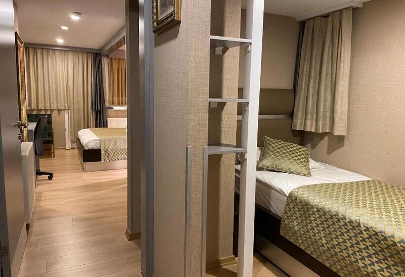 اتاق استاندارد سه تخته با بالکن, Gallery Residence & Hotel Nişantaşı