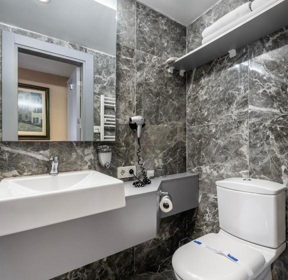 اتاق استاندارد با بالکن و چشمانداز دریا, Gallery Residence & Hotel Nişantaşı