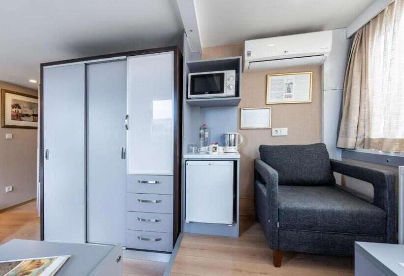 اتاق استاندارد با بالکن و چشمانداز دریا, Gallery Residence & Hotel Nişantaşı