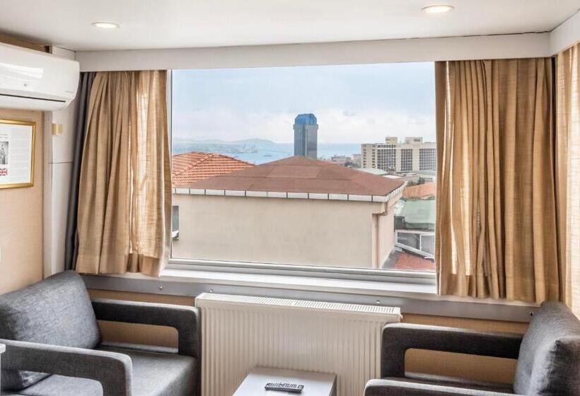 اتاق استاندارد با بالکن و چشمانداز دریا, Gallery Residence & Hotel Nişantaşı