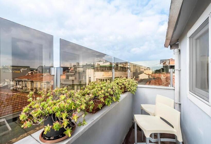 اتاق استاندارد سه تخته با بالکن, Gallery Residence & Hotel Nişantaşı