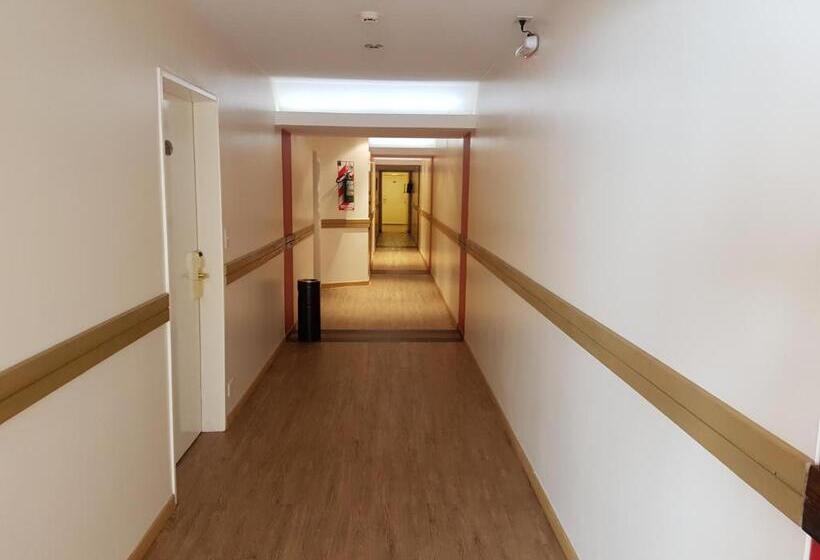 اتاق استاندارد سه نفره, Intersur Suites