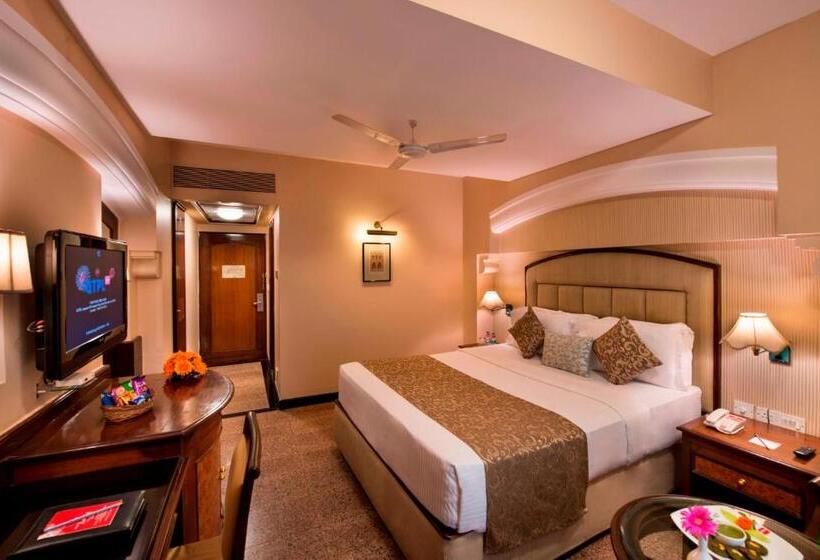 اتاق اجرایی با تخت بزرگ, Lords Inn Vadodara