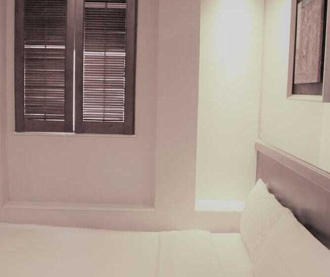 اتاق استاندارد سه نفره, Oriental Lander