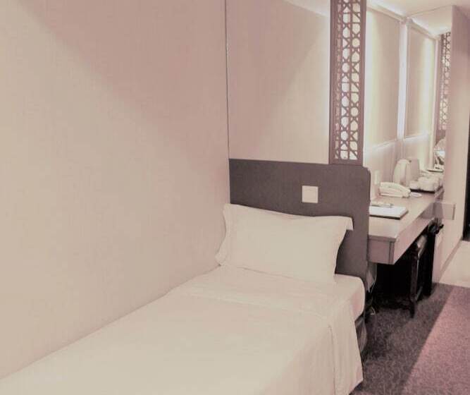 اتاق استاندارد سه نفره, Oriental Lander