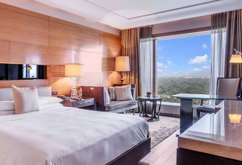 デラックスルーム, The Leela Ambience Gurugram Hotel & Residences   The Luxury Urban Sanctuary