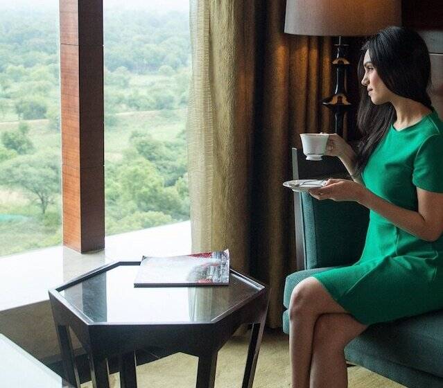 غرفة ديلوكس, The Leela Ambience Gurugram Hotel & Residences   The Luxury Urban Sanctuary