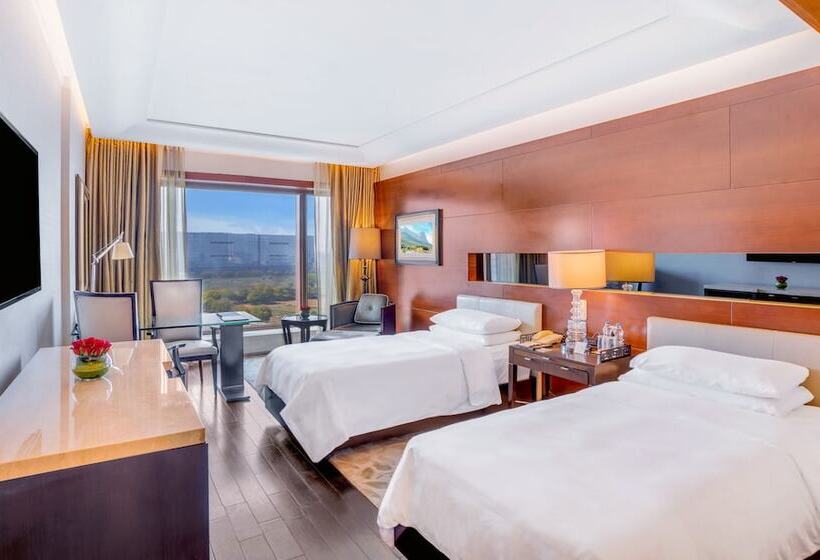 غرفة ديلوكس, The Leela Ambience Gurugram Hotel & Residences   The Luxury Urban Sanctuary