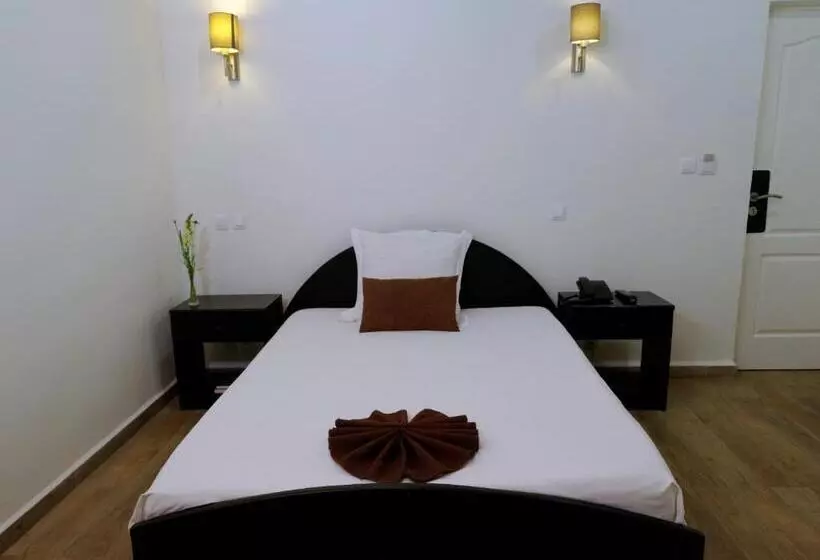 Chambre Economy, Zomatel