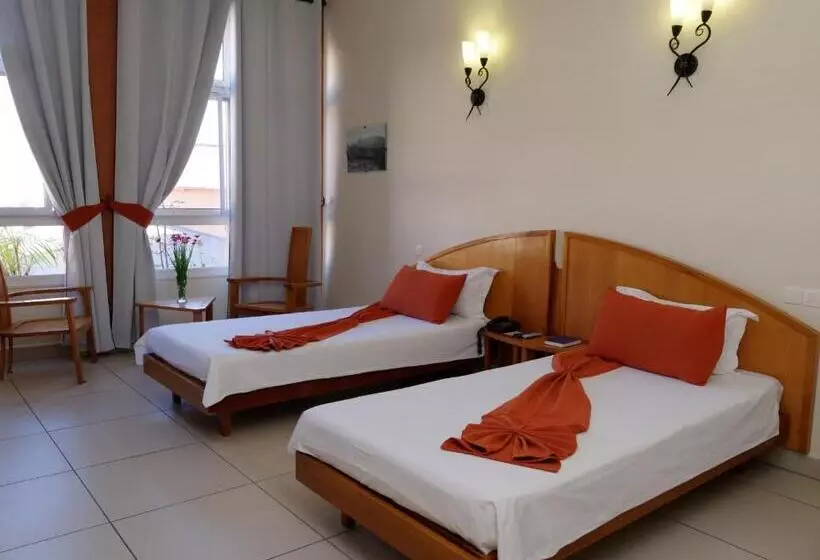 Chambre Supérieure, Zomatel