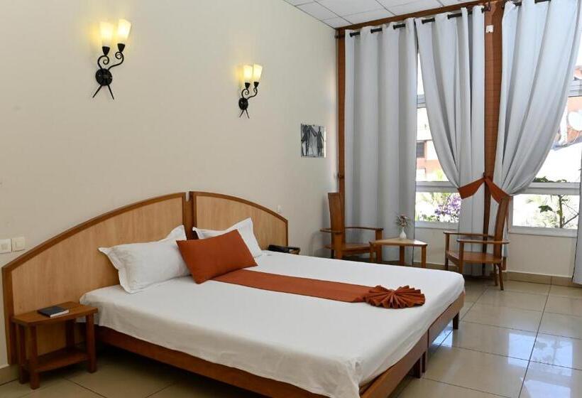 اتاق سوپریور, Zomatel