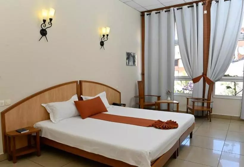 Chambre Supérieure, Zomatel