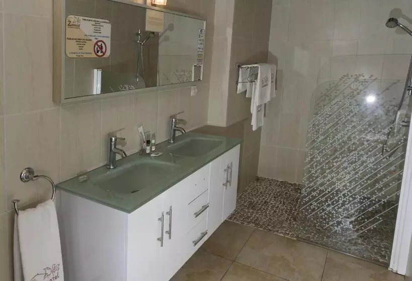 Chambre Familiale, Zomatel