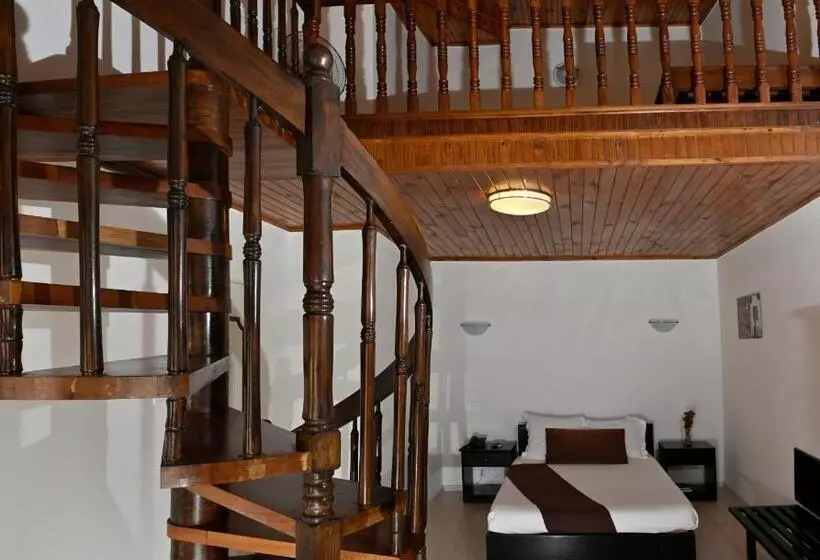 Chambre Familiale, Zomatel