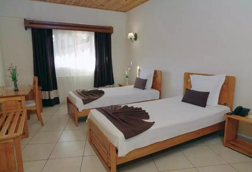 Chambre Standard, Zomatel