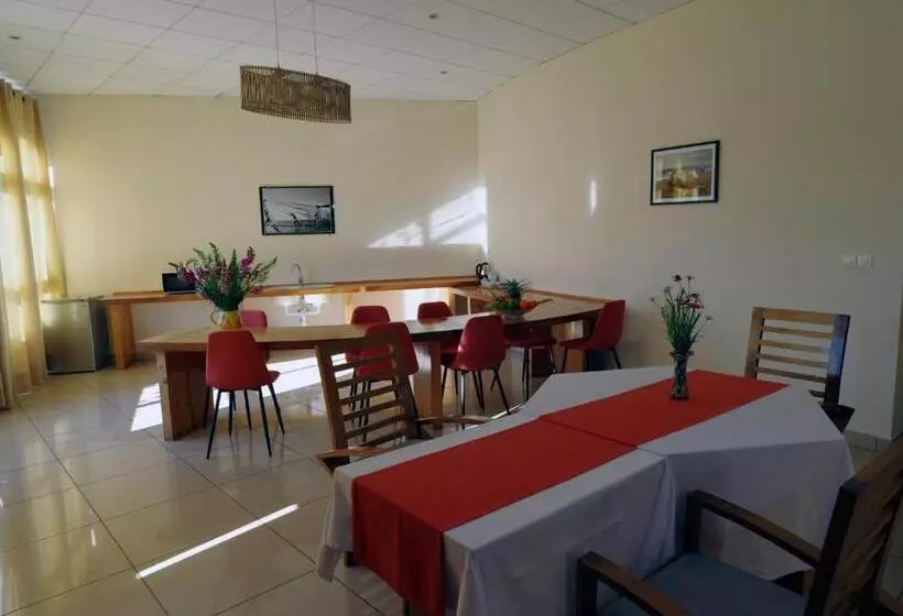 Suite Présidentielle, Zomatel