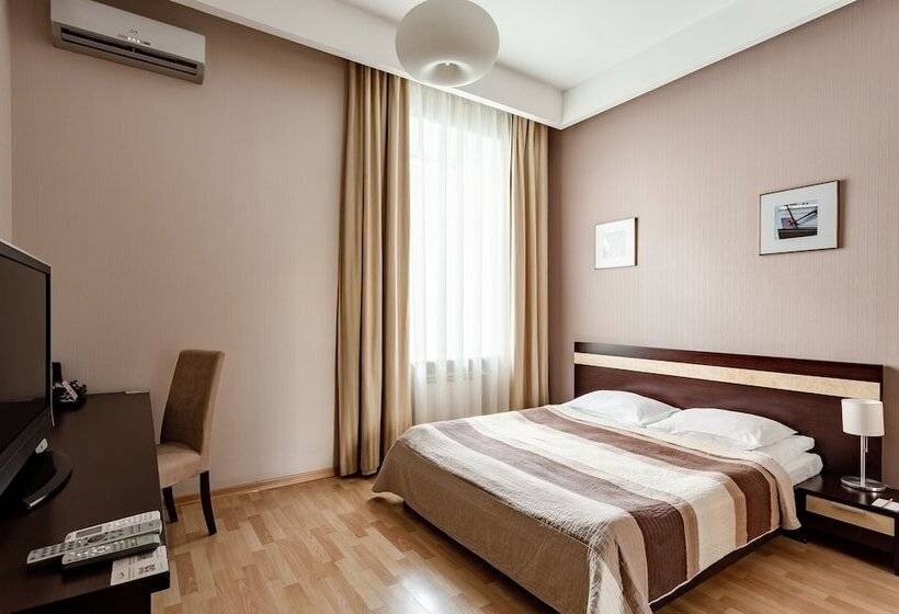 Pokój Klasyczny, Senator Victory Square