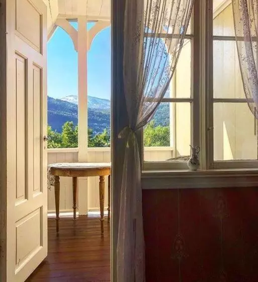 سوئیت با تخت بزرگ, Visnes Hotel Stryn
