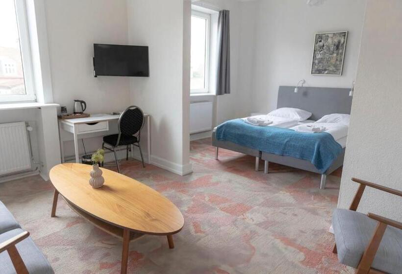 חדר סופריור, Harmonien