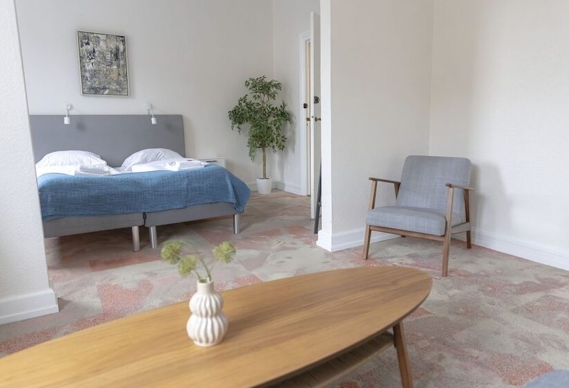 חדר סופריור, Harmonien