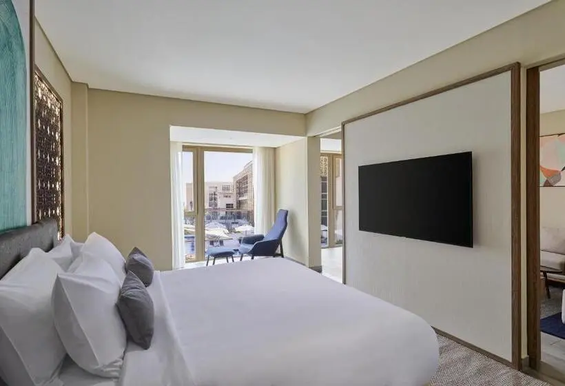 Suite King Bed