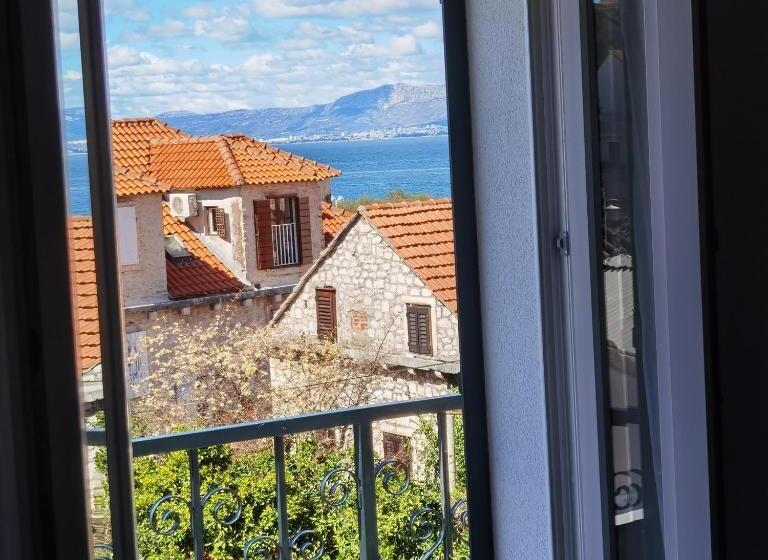 غرفة قياسية مطلّة علي البحر, Apartments Neva Supetar