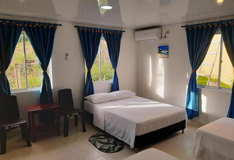 ファミリールーム, Posada Mcbean