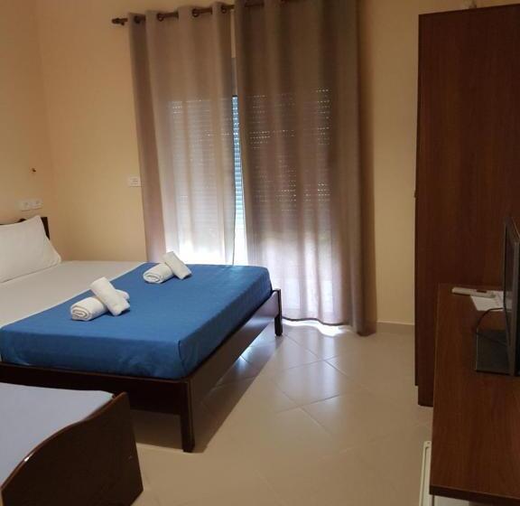 غرفة قياسية ثلاثية مطلة علي الحديقة, Villa Ago