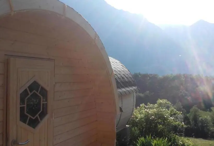 بنگله خانوادگی, Les Insolites Du Villaret