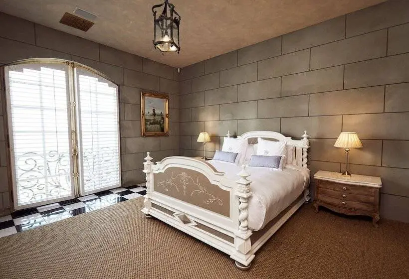 デラックススイート, Campbell Point House