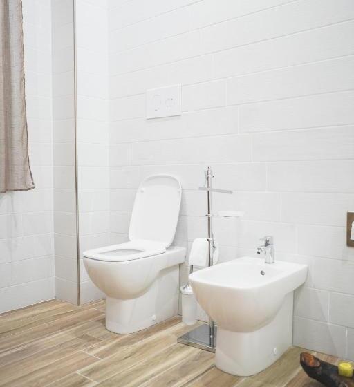 اتاق لوکس با تخت بزرگ, Ulivo Design B&b