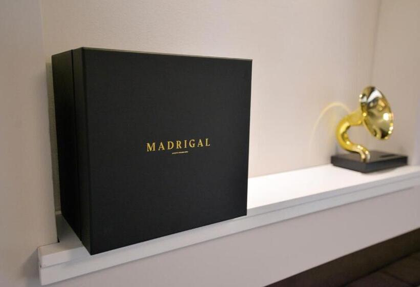 اتاق لوکس با بالکن, Vila Savka