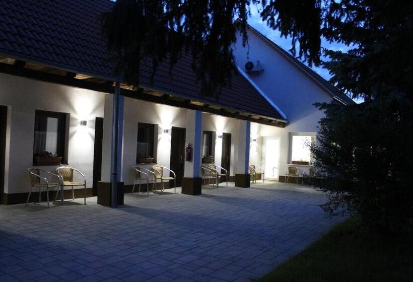 家庭套房, Czermann Holiday Inn