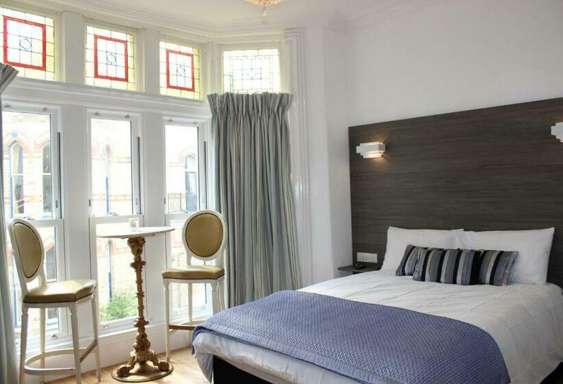 キングサイズベッドのデラックスルーム, Grosvenor House   Onsite Free Parking