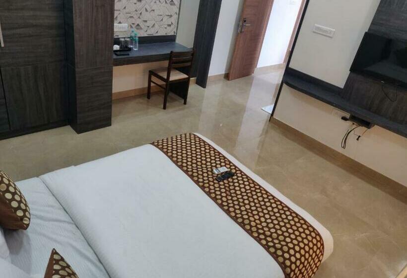 غرفة ديلوكس سرير كينج, Century Courtyard